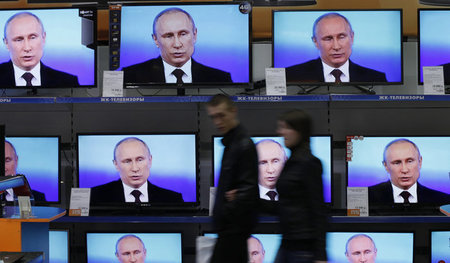 Gleichgeschaltete Medien, die den ganzen Tag Putin bejubeln – di...