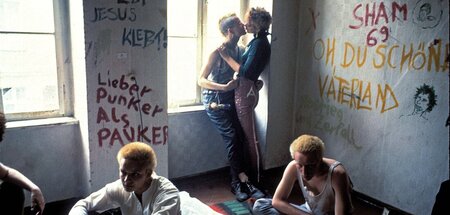 »Der Kuss«, Tableau vivant mit Ostberliner Punks, 1982