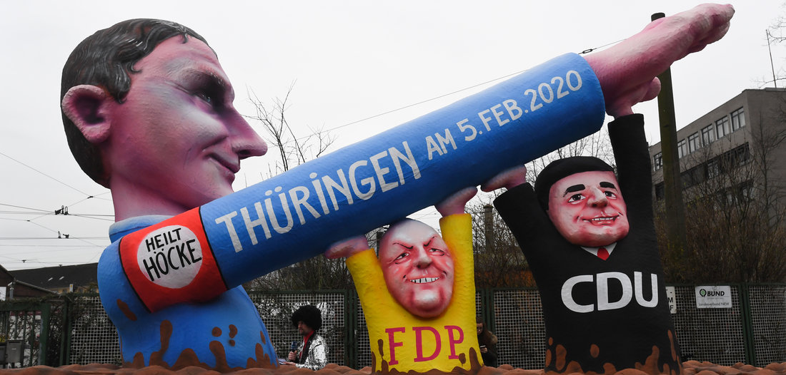 Spott für Steigbügelhalter