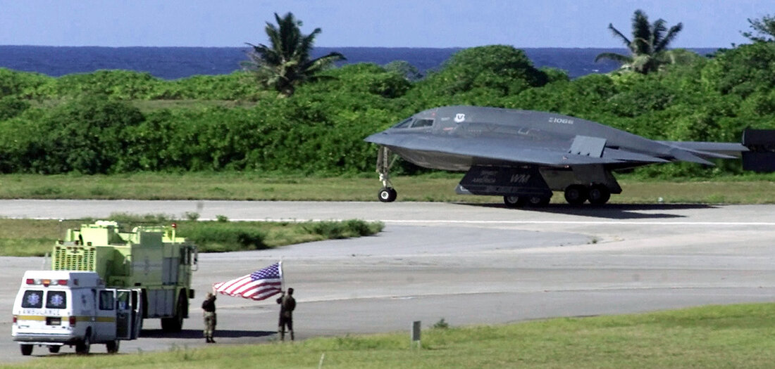 50 Jahre Vertreibung Bomber statt Menschen, Tageszeitung junge Welt