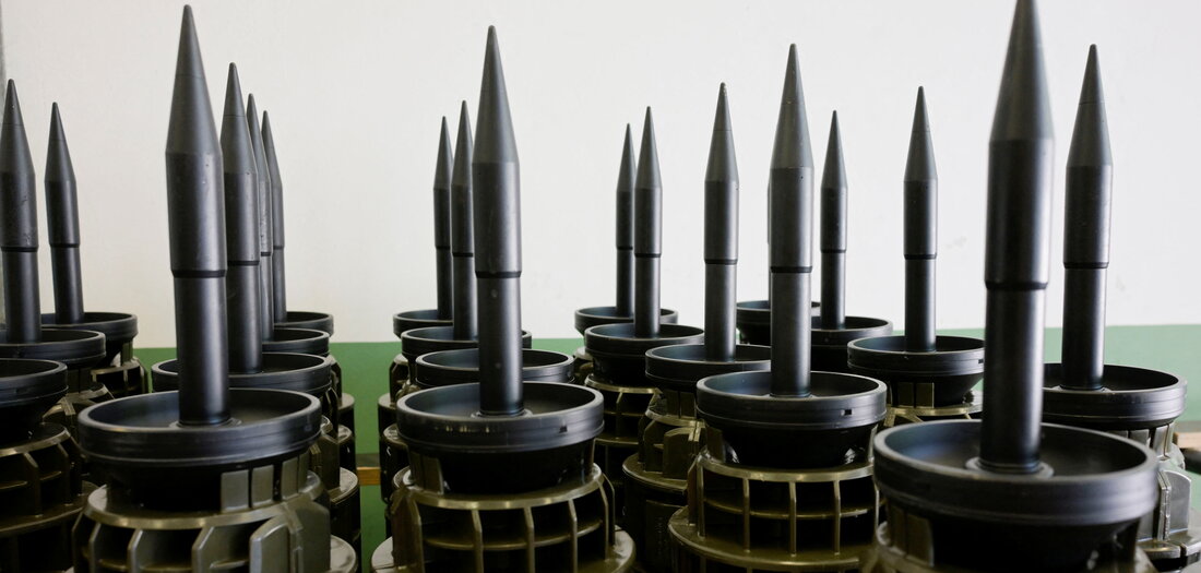 Склад ракет новости. Кладбище российских ракет в харькове. Склад ракет новости. Ящик с ракетами. Склад ракет новости.