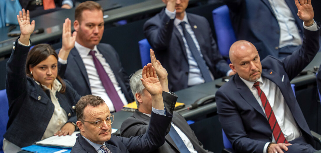 Parlamentsbetrieb-Nachschub-f-r-Karlsruhe-stockt