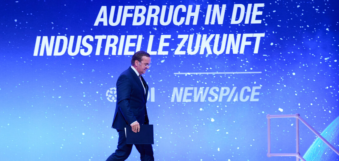 Aufr-stung-Kosmische-Machtphantasien