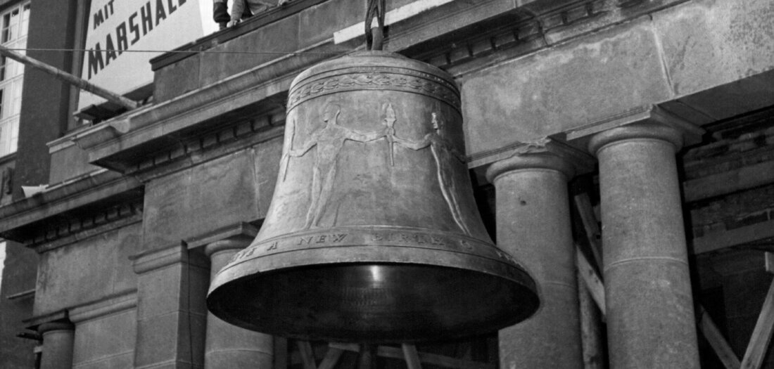 Porträt: Niedergangssymbol des Tages: Freiheitsglocke