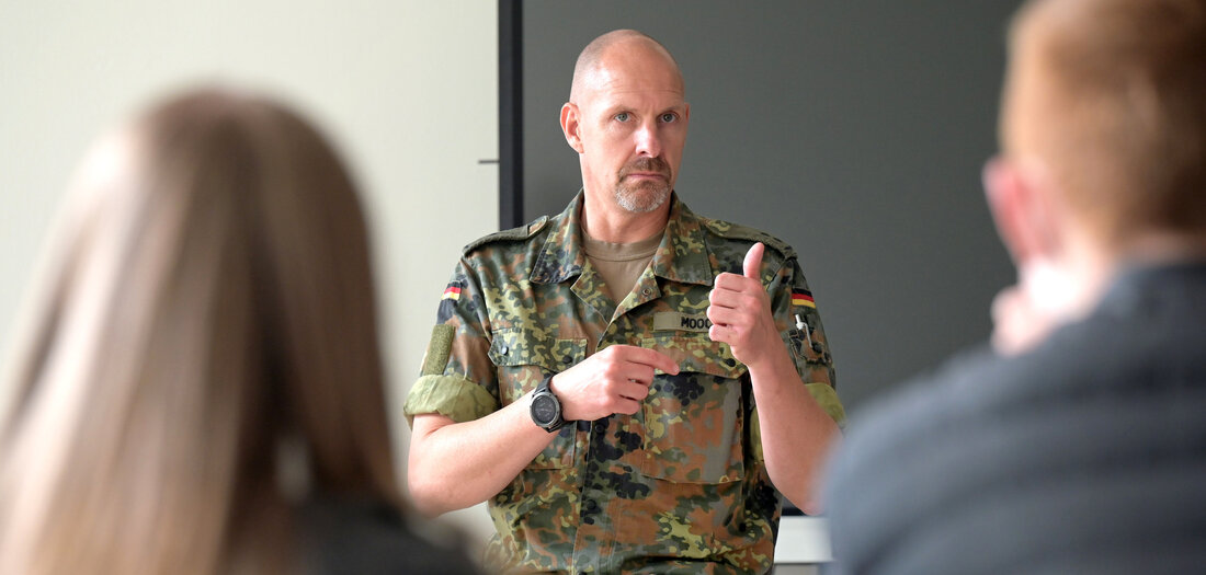 Porträt: Wehrkraftzersetzer des Tages: Gymnasiasten