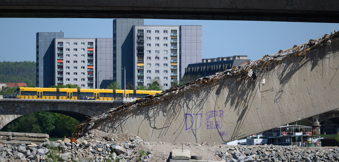 Knappe-Kassen-Dresden-spart-sich-weg