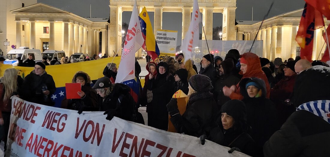 Friedensbewegung-VVN-BdA-und-DKP-protestieren-gegen-US-Angriff-auf-Venezuela