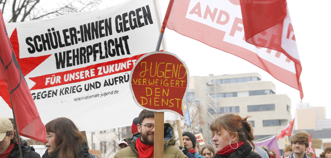 Kriegsdienst: Ist der Wehrdienst verfassungswidrig?