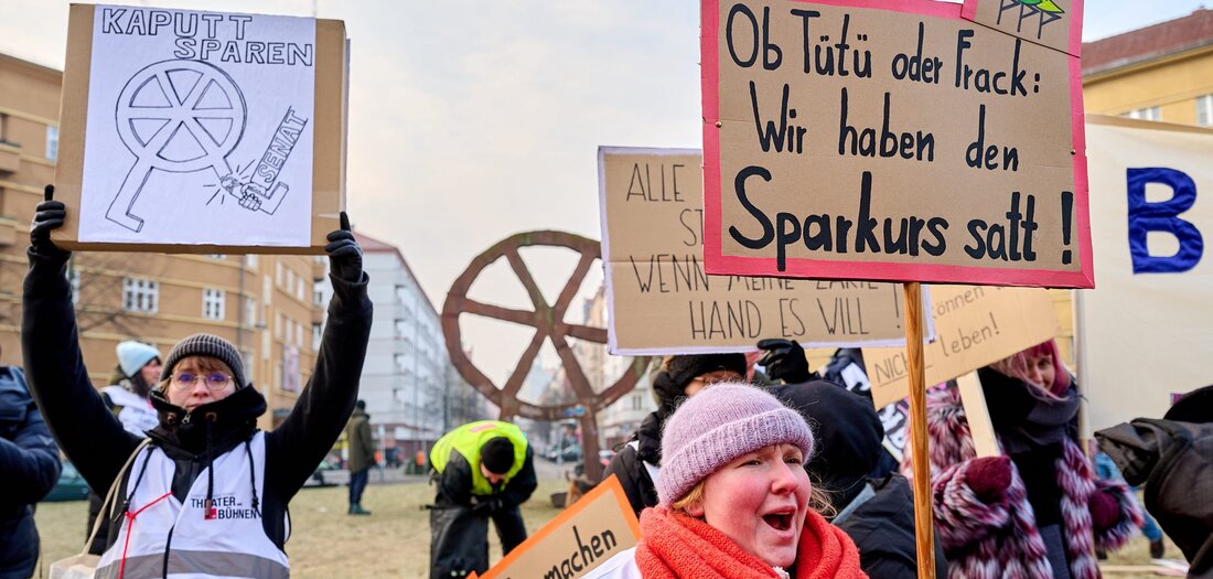 Gorki-Schau-und-Volksb-hne-Ohne-Kommentar