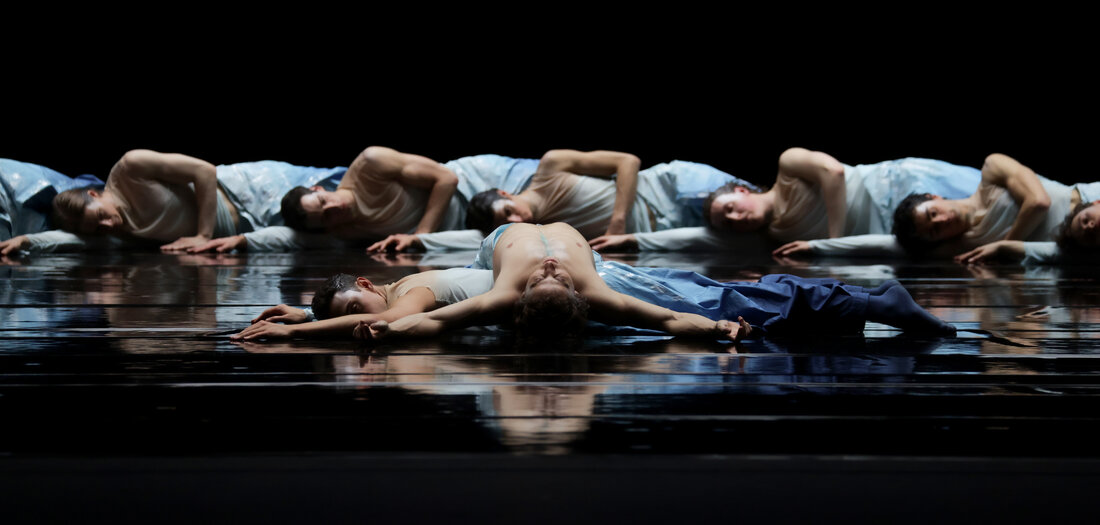 Ballett: Auf der Bahre