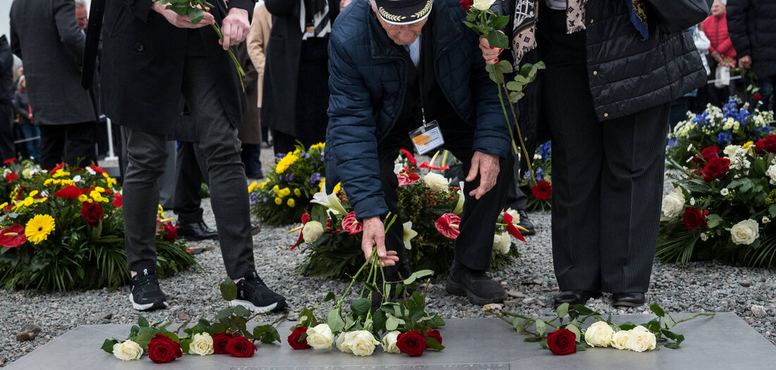 Gedenken an KZ-Befreiung: Ohne Kommentar