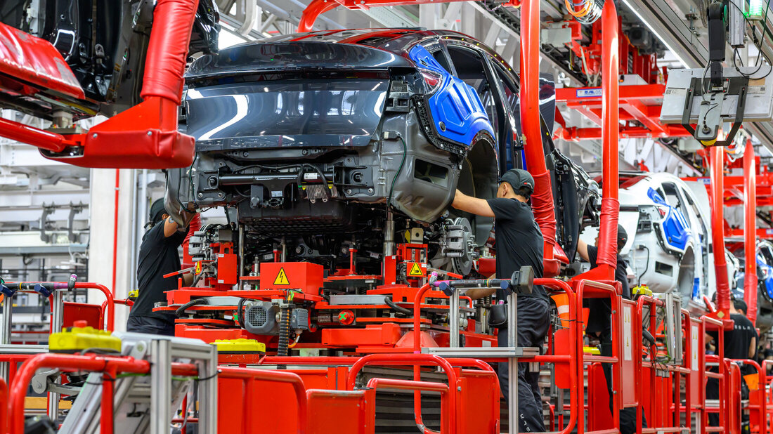 Gigafactory: Kranke Methoden