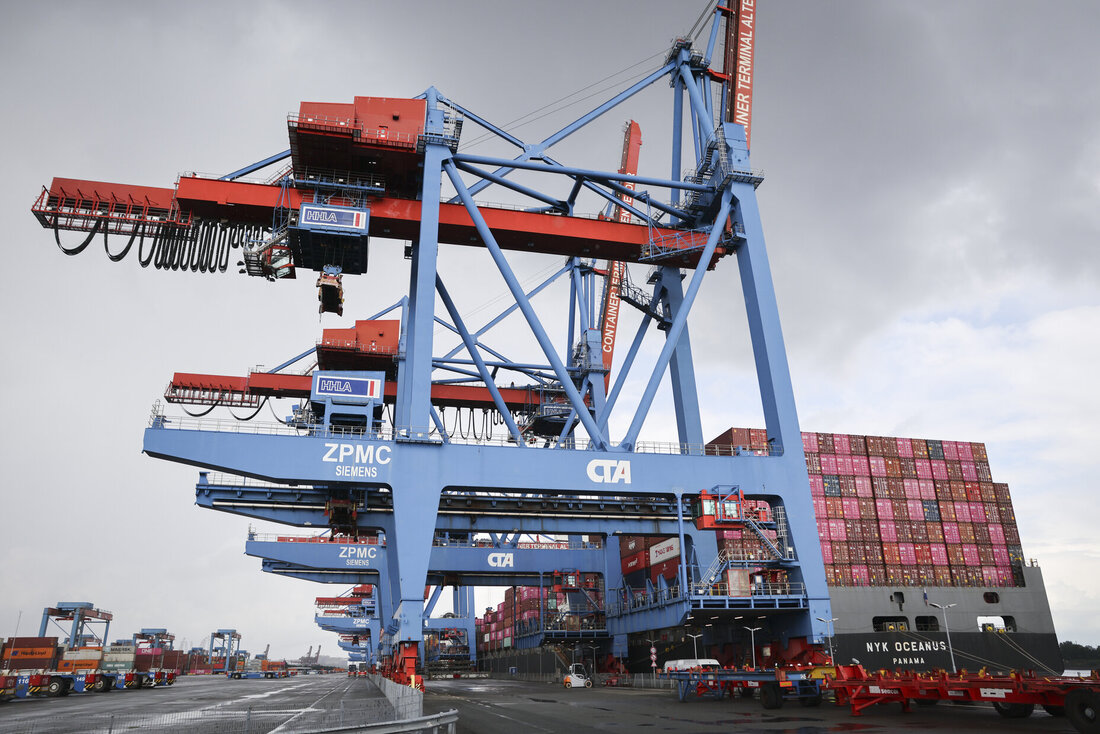 Umschlag am Hamburger Hafen: Ein Hafen, zwei Terminalbetreiber, große Unterschiede [Online-Abo]
