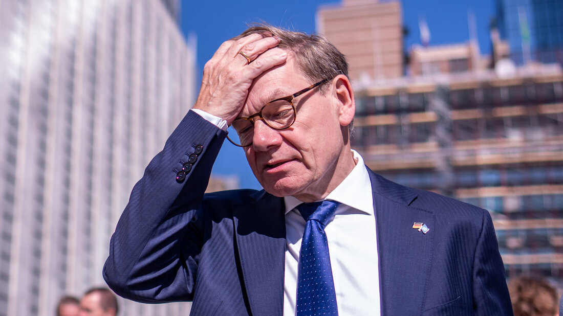 Kommentar: Selbstbild in Trümmern