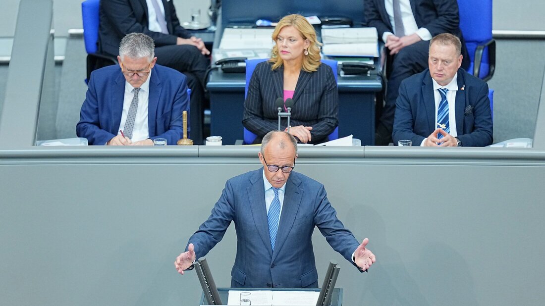 Parlamentarismus: Kanzler in der Defensive [Online