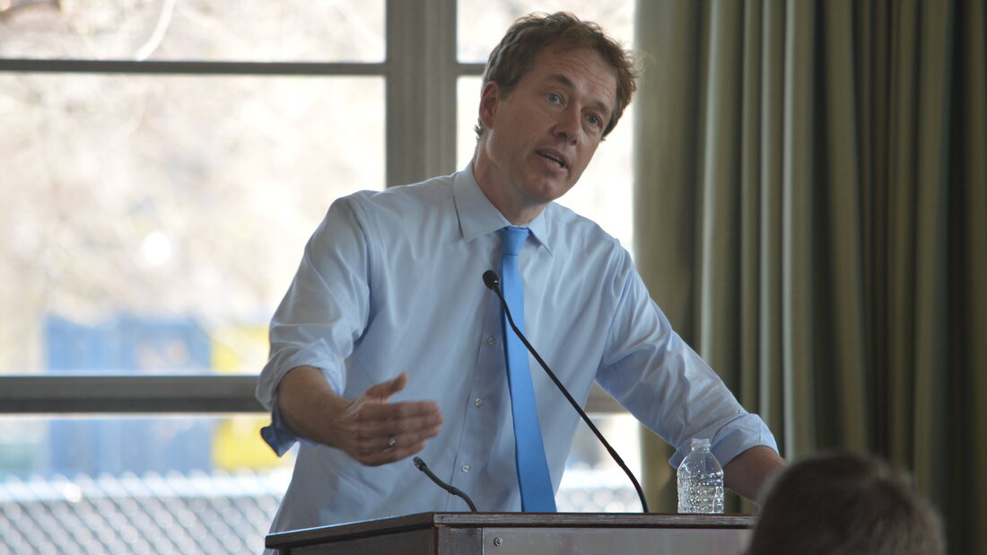 Sven_Beckert_speaking_in_2016.jpg