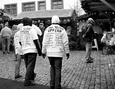 Antifaschisten klären in Freiberg (Sachsen) auf: »Die Mörder sin... Antifaschisten klären in Freiberg (Sachsen) auf: »Die Mörder sin...