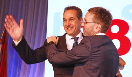 Rechtes Duo: Heinz-Christian Strache und Herbert Kickl beim Part...