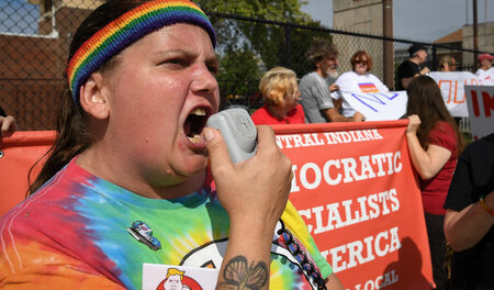 Protest am Mittwoch vor dem Gebäude in Indianapolis, in dem Dona...