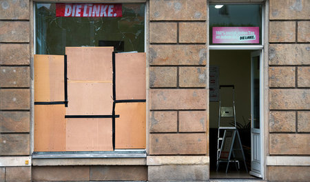 Ein Parteibüro der Linken im sächsischen Freital nach einem Angr... Ein Parteibüro der Linken im sächsischen Freital nach einem Angr...