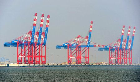 Der Jade-Weser-Port sieht imposant aus, wird aber kaum genutzt Der Jade-Weser-Port sieht imposant aus, wird aber kaum genutzt