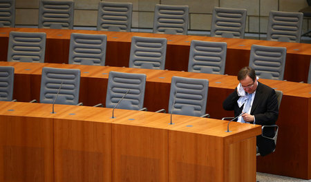 NRW-Ministerpräsident Armin Laschet (CDU) nach seiner Wahl durch...