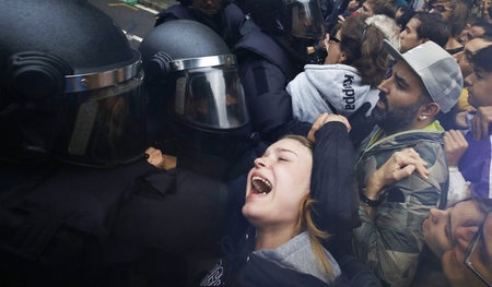 Rajoy hat den Kampf um die Bilder verloren: Barcelona am 1. Okto...