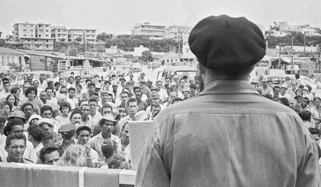 15. August 1962: Mit Arbeitern der Werft »Chullima«, zusammen mi...