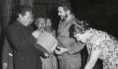16. Mai 1961: Che auf einem Empfang mit seiner Frau Aleida March...