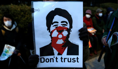 Freund der Atomkonzerne: Protest gegen Japans Premierminister Ab...