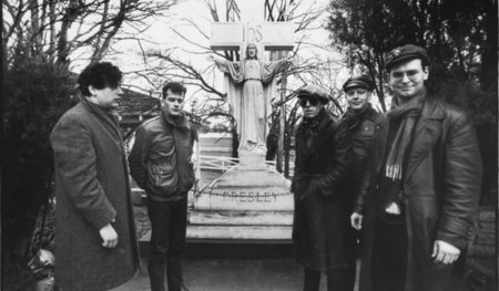 Man muss sich gegen die Geschichte behaupten: MDK in Graceland, ... Man muss sich gegen die Geschichte behaupten: MDK in Graceland, ...