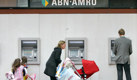 ABN-Amro ist wie andere Branchengrößen unter Druck. Kleine Onlin...