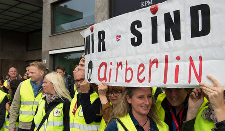 Protest der Beschäftigten vor einer Vorstandssitzung in Berlin (...