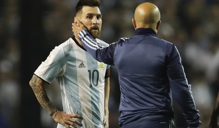 Liebesgrüße nach Moskau (Lionel Messi und Jorge Sampaoli)