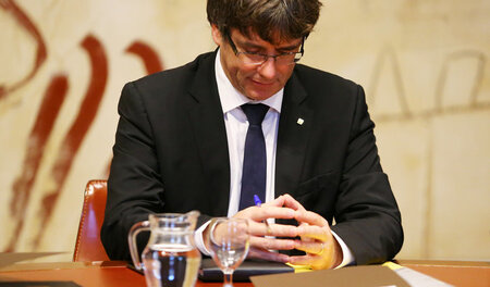 Der katalanische Ministerpräsident Carles Puigdemont bei einer K... Der katalanische Ministerpräsident Carles Puigdemont bei einer K...