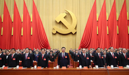 Xi Jinping (Mitte) am Mittwoch in der Großen Halle des Volkes