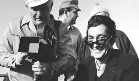 Bekannt aus DDR- und BRD-Fernsehen: Jean-Claude Pascal (r.) im J...