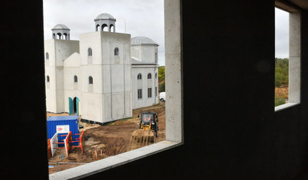 Bauarbeiten vor dem sogenannten Sakralbau in der Übungsstadt Sch...