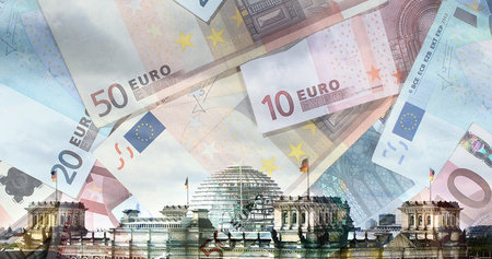 Zur Einführung eine Menge Papier: Der Industriellenverband begrü...