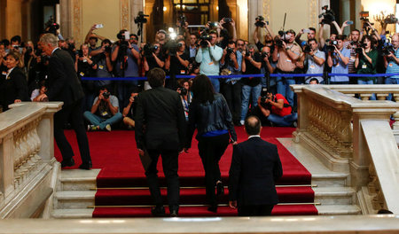 Puigdemont kommt am 27. Oktober im katalanischen Parlament an. E...