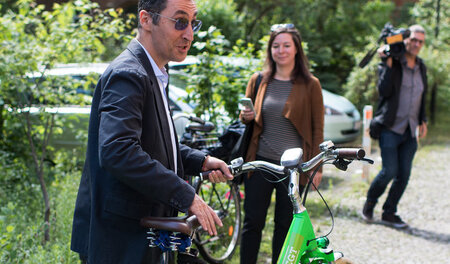 Wo ist mein E-Bike? Cem Özdemir ist bedient Wo ist mein E-Bike? Cem Özdemir ist bedient