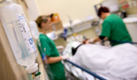 Auch das Pflegepersonal gerät durch die Defizite der Krankenhäus... Auch das Pflegepersonal gerät durch die Defizite der Krankenhäus...