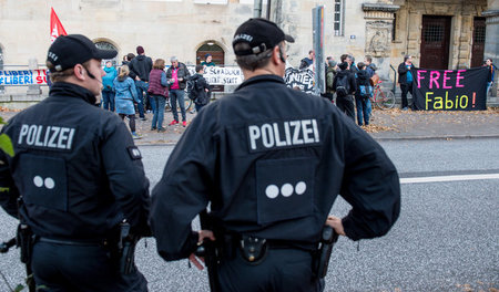 Kundgebung der Interventionistischen Linken für die Freilassung ... Kundgebung der Interventionistischen Linken für die Freilassung ...
