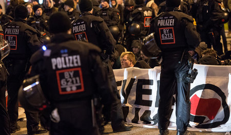Vom DGB in Bayern bestätigt: DPolG benutzte rechte Kampagne, um ... Vom DGB in Bayern bestätigt: DPolG benutzte rechte Kampagne, um ...