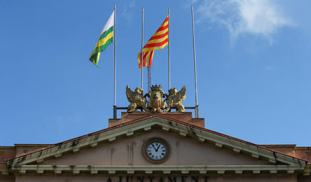 Eingeholt: Auf dem Rathaus von Sabadell weht die Fahne der spani...