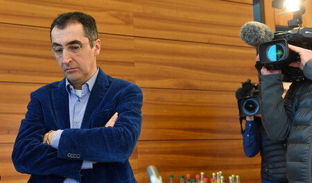 Denunzierung der Bettvorleger: Der Obergrüne Cem Özdemir kann da... Denunzierung der Bettvorleger: Der Obergrüne Cem Özdemir kann da...