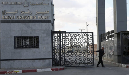 Grenzübergang Rafah zu Ägypten im Gazastreifen am Dienstag Grenzübergang Rafah zu Ägypten im Gazastreifen am Dienstag