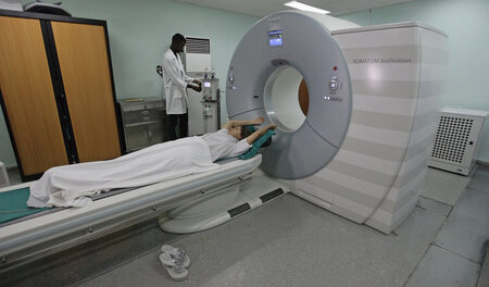 Computertomograph in Klinik von Havanna