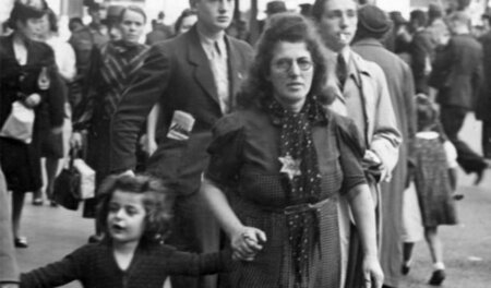 Ab 1941 musste Juden in Deutschland den »Davidsstern« tragen - a... Ab 1941 musste Juden in Deutschland den »Davidsstern« tragen - a...