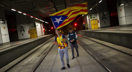 In Girona und Barcelona blockierten Hunderte Demonstranten über ...